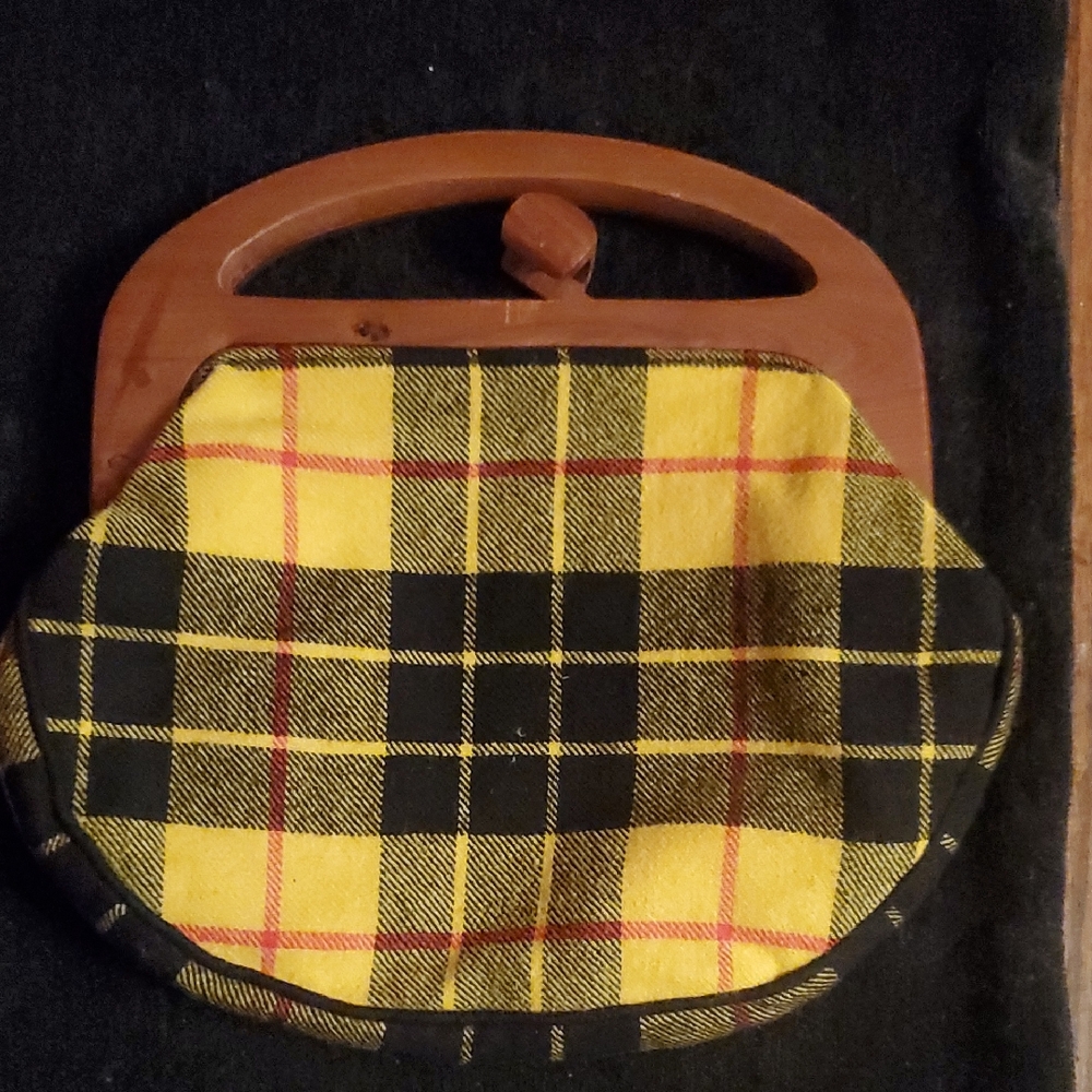 VINTAGE BERMUDA CEDAR Plaid Handbag with Wooden Handle
